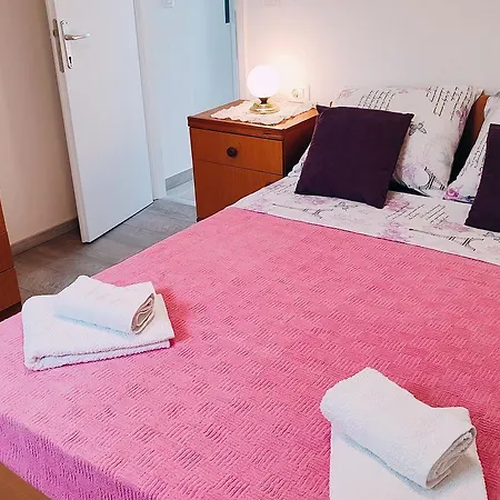 Appartement Charmantes Nur 700 Meter Zum Mit Terrasse Und Balkon Rovinj