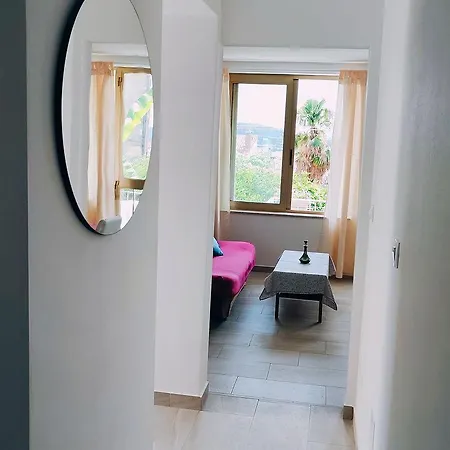 Charmantes Nur 700 Meter Zum Mit Terrasse Und Balkon Appartement