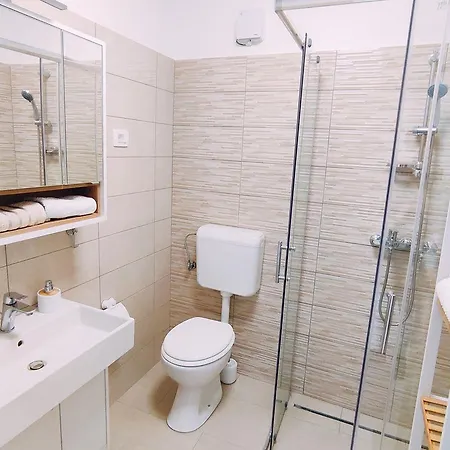Charmantes Nur 700 Meter Zum Mit Terrasse Und Balkon Appartement *