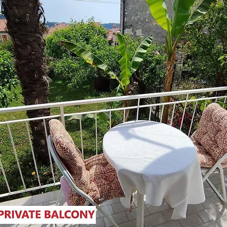 Appartement Charmantes Nur 700 Meter Zum Mit Terrasse Und Balkon Rovinj