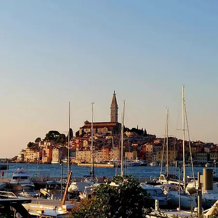 Charmantes Nur 700 Meter Zum Mit Terrasse Und Balkon *