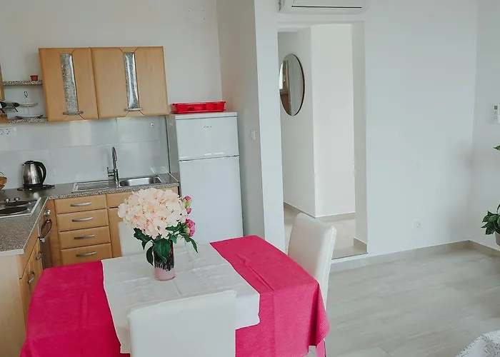 Charmantes Nur 700 Meter Zum Mit Terrasse Und Balkon Διαμέρισμα *