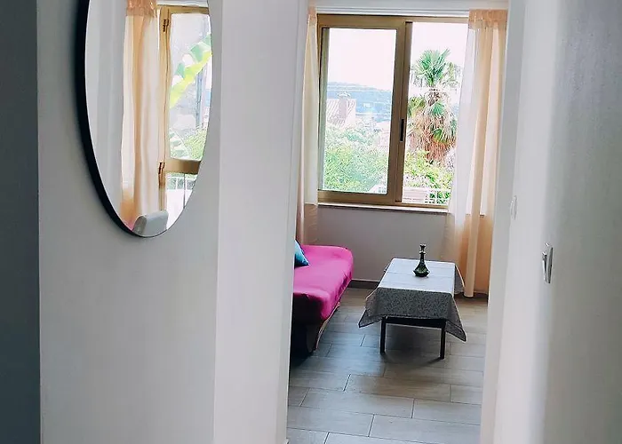 Charmantes Nur 700 Meter Zum Mit Terrasse Und Balkon Διαμέρισμα