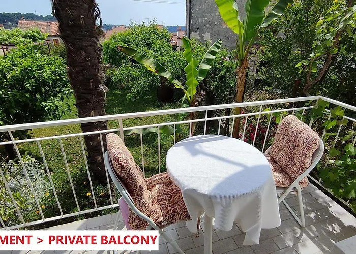 Διαμέρισμα Charmantes Nur 700 Meter Zum Mit Terrasse Und Balkon Ρόβινι